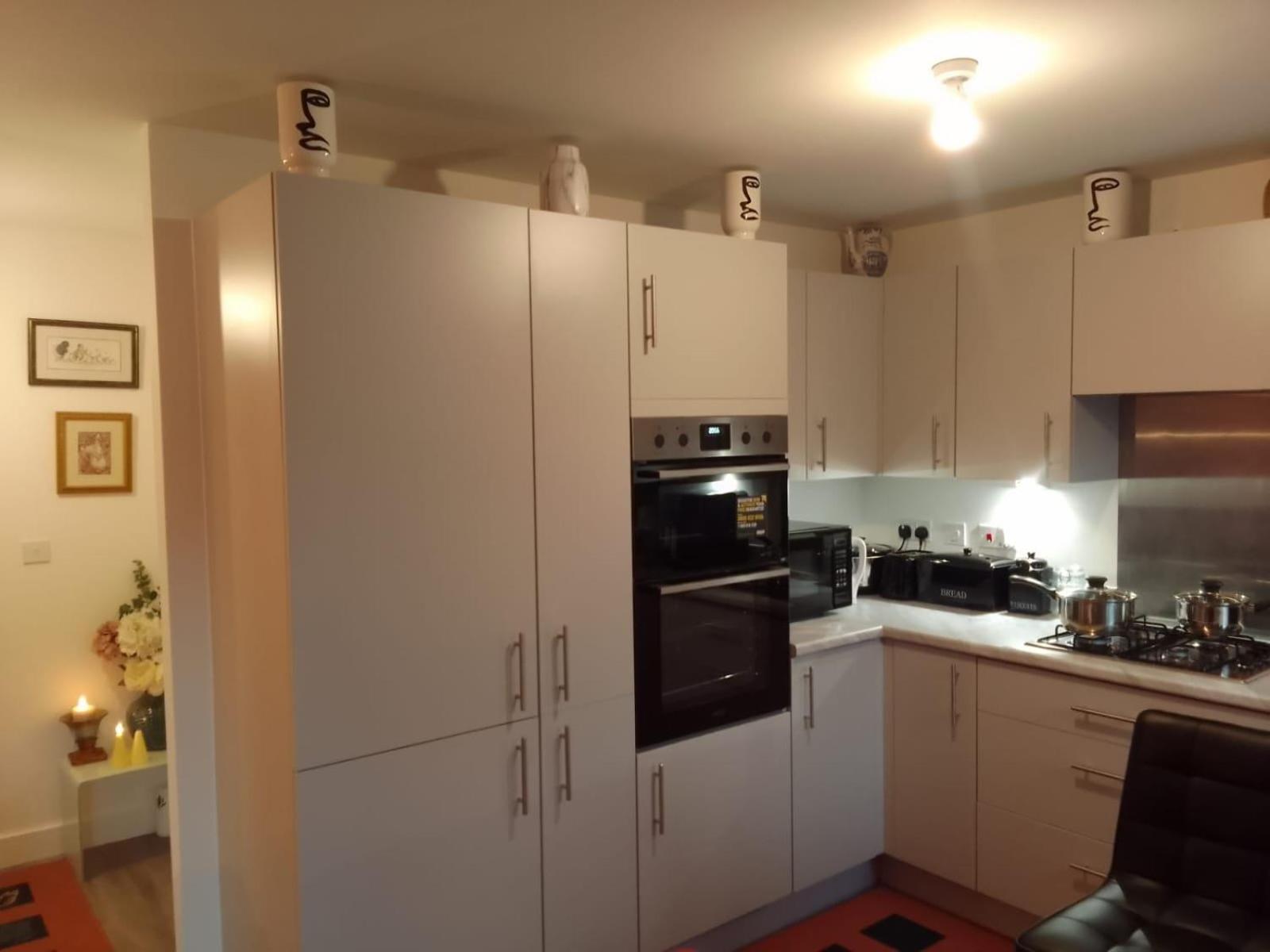 Ideal Home & Cottage Inviting 4 Bedroom Apartments Walsall Exterior foto