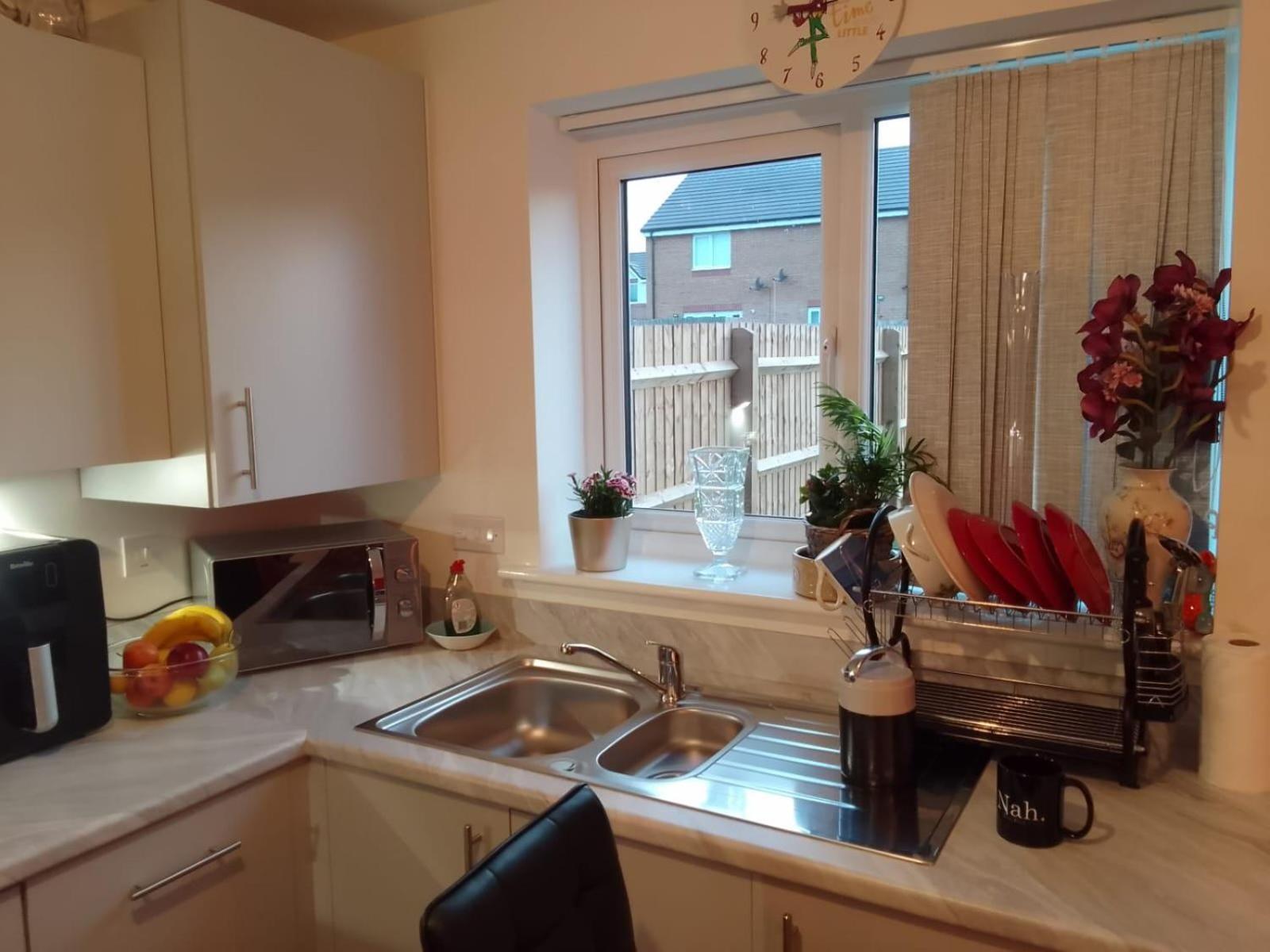 Ideal Home & Cottage Inviting 4 Bedroom Apartments Walsall Exterior foto